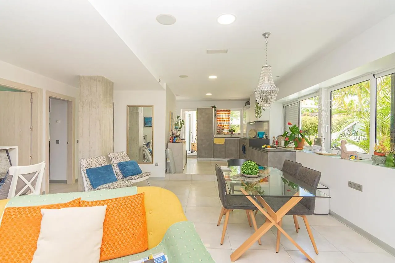 Resort Con Piscina Privada En Calle Carabeo Nerja Villa