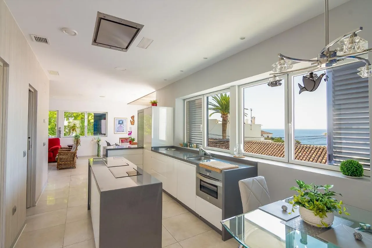 Villa Resort Con Piscina Privada En Calle Carabeo Nerja