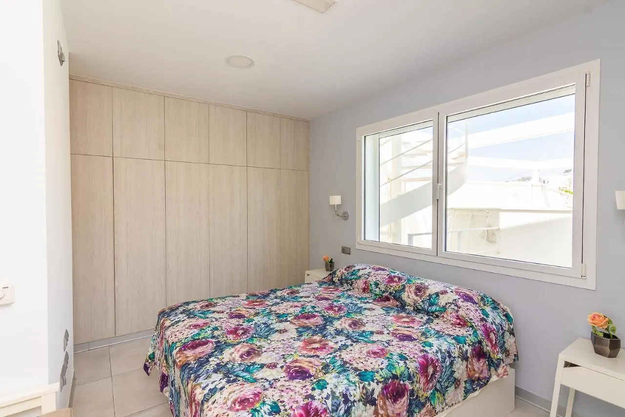 Resort Con Piscina Privada En Calle Carabeo Nerja