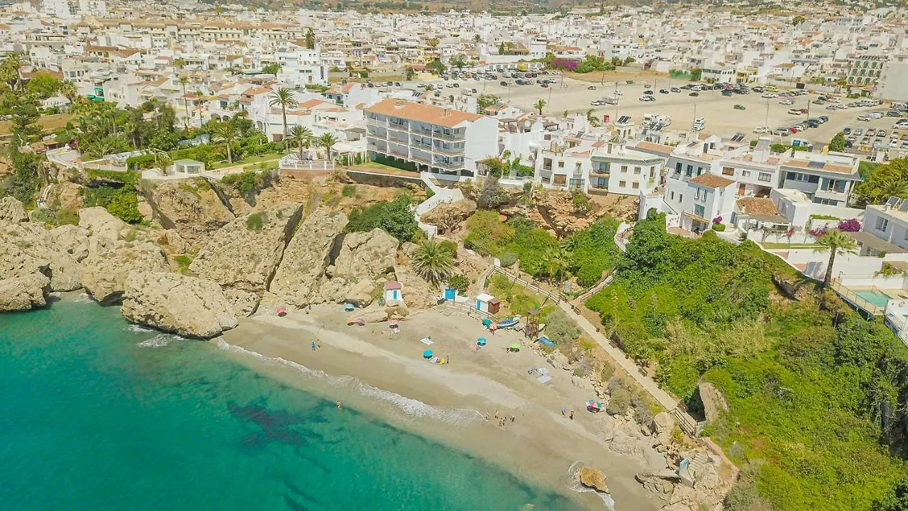 Villa Resort Con Piscina Privada En Calle Carabeo Nerja