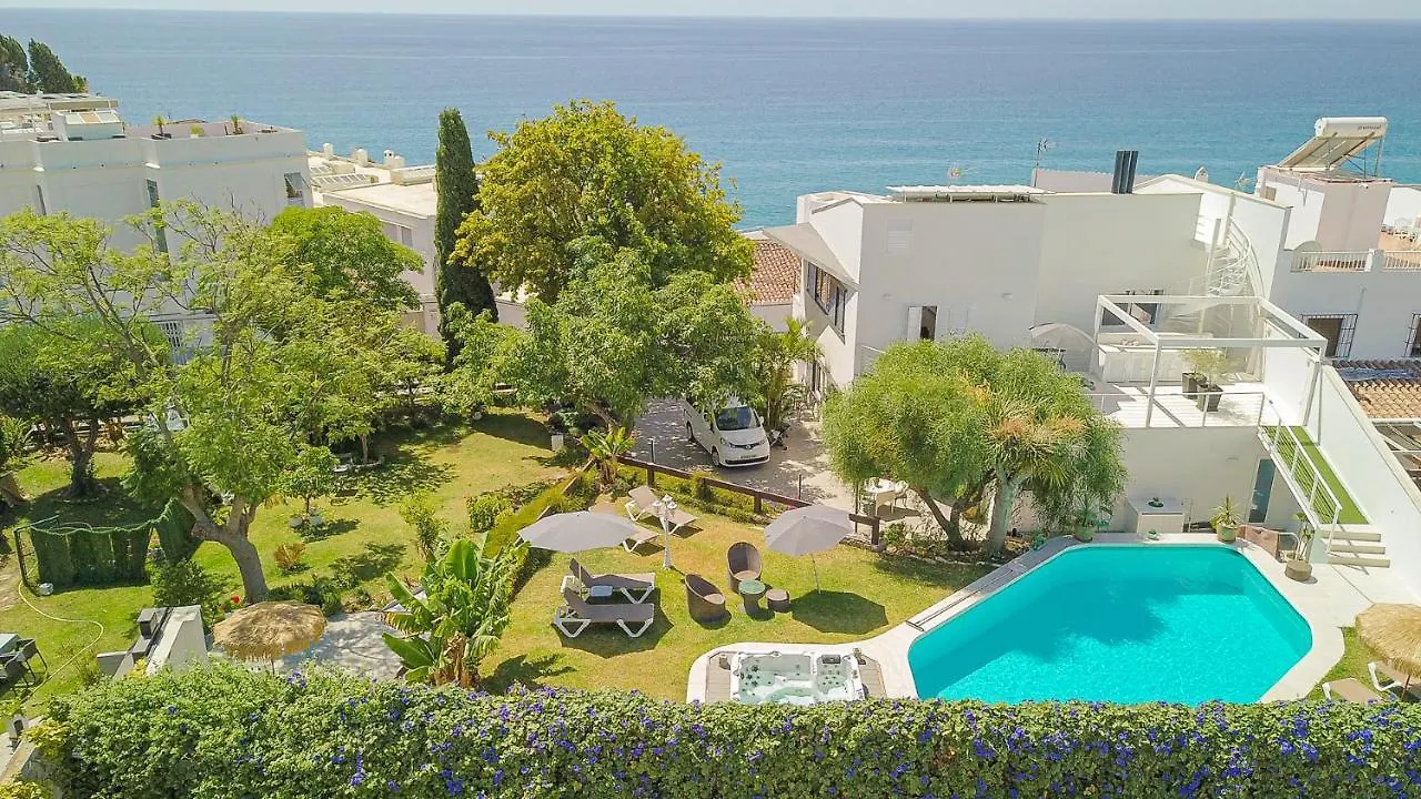 Resort Con Piscina Privada En Calle Carabeo Nerja 0*,  Spanje