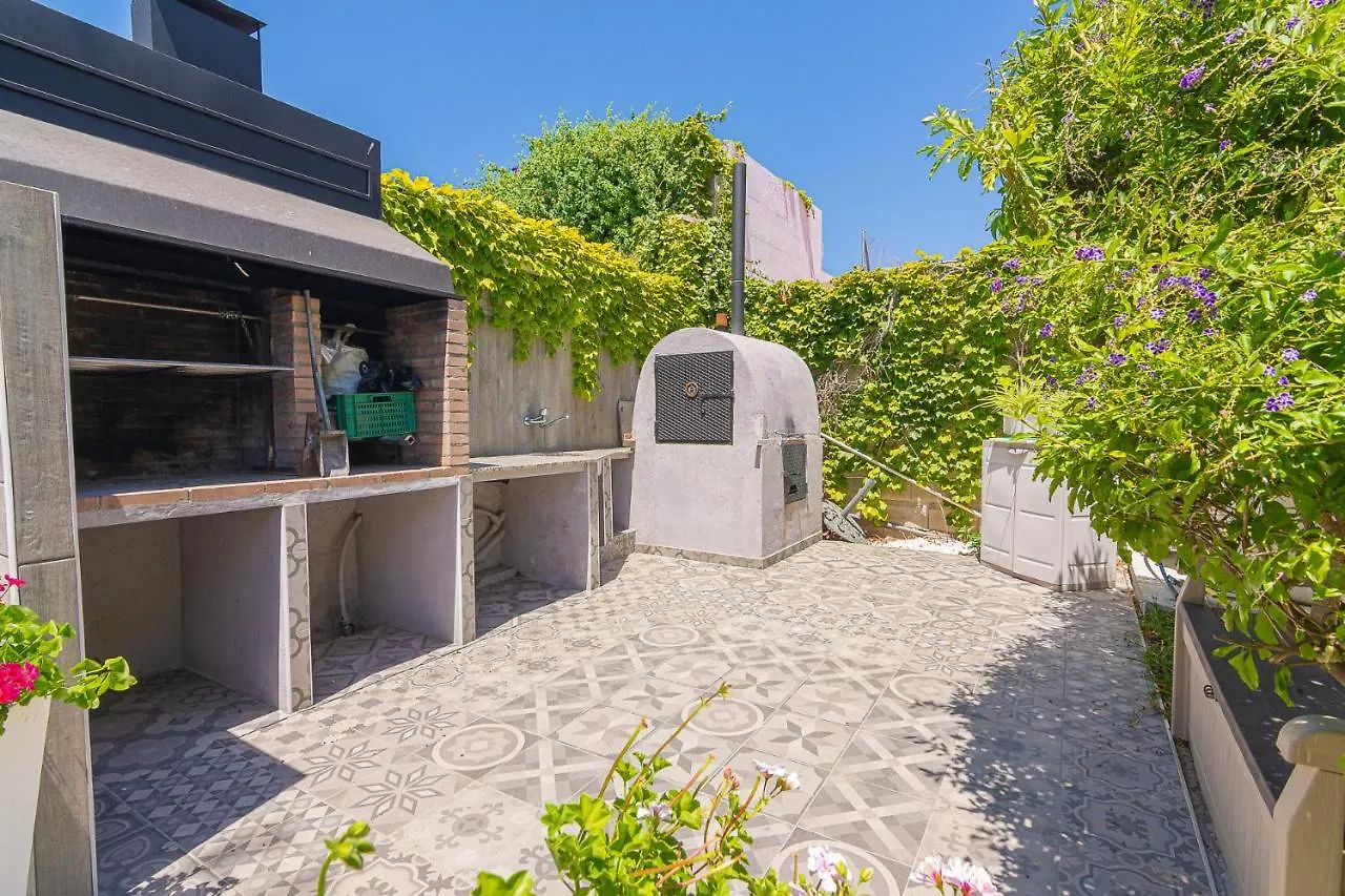Resort Con Piscina Privada En Calle Carabeo Nerja