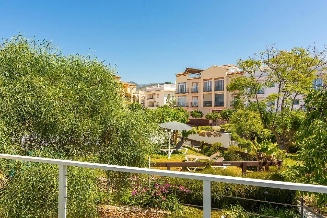 Resort Con Piscina Privada En Calle Carabeo Nerja