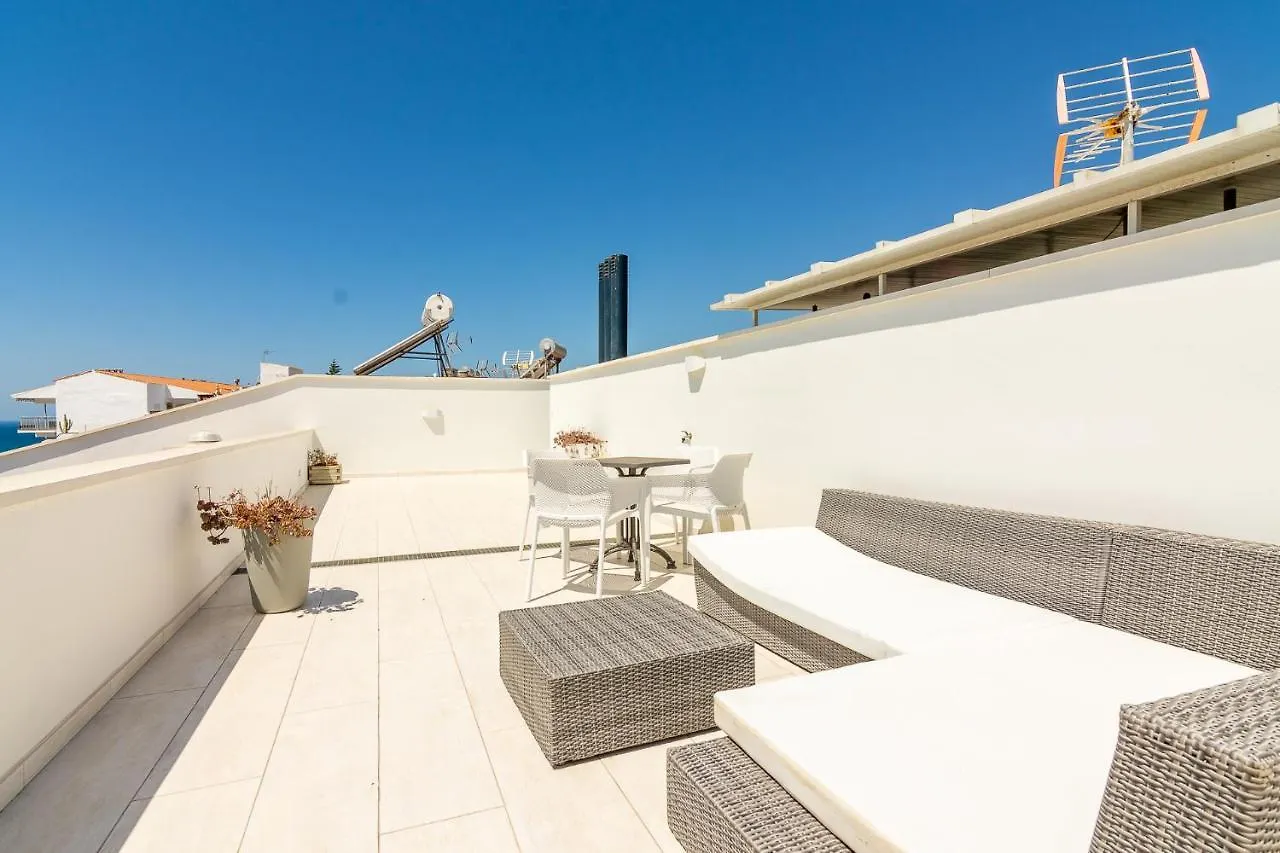 Resort Con Piscina Privada En Calle Carabeo Nerja Villa